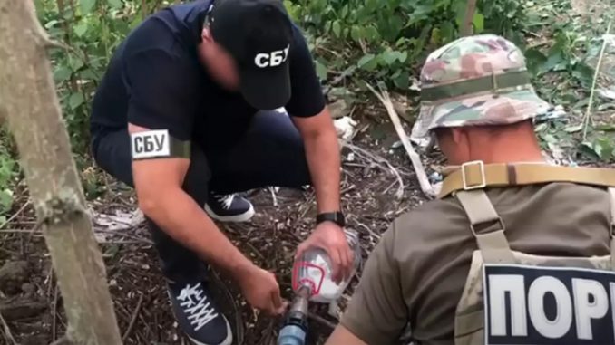 A 300 metre pipeline carrying vodka between Ukraine and Moldova has been discovered by border officials
